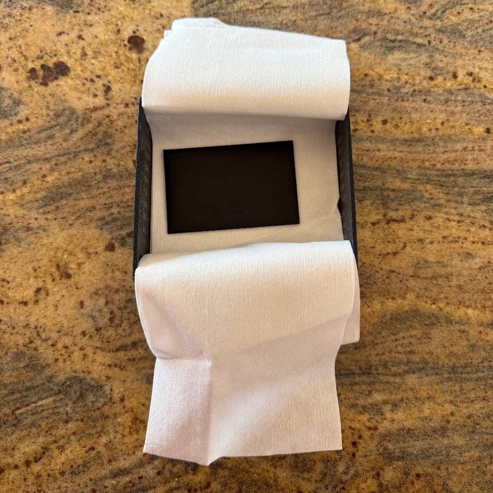 Prada gift box (Authentic) - Picture 2 of 11